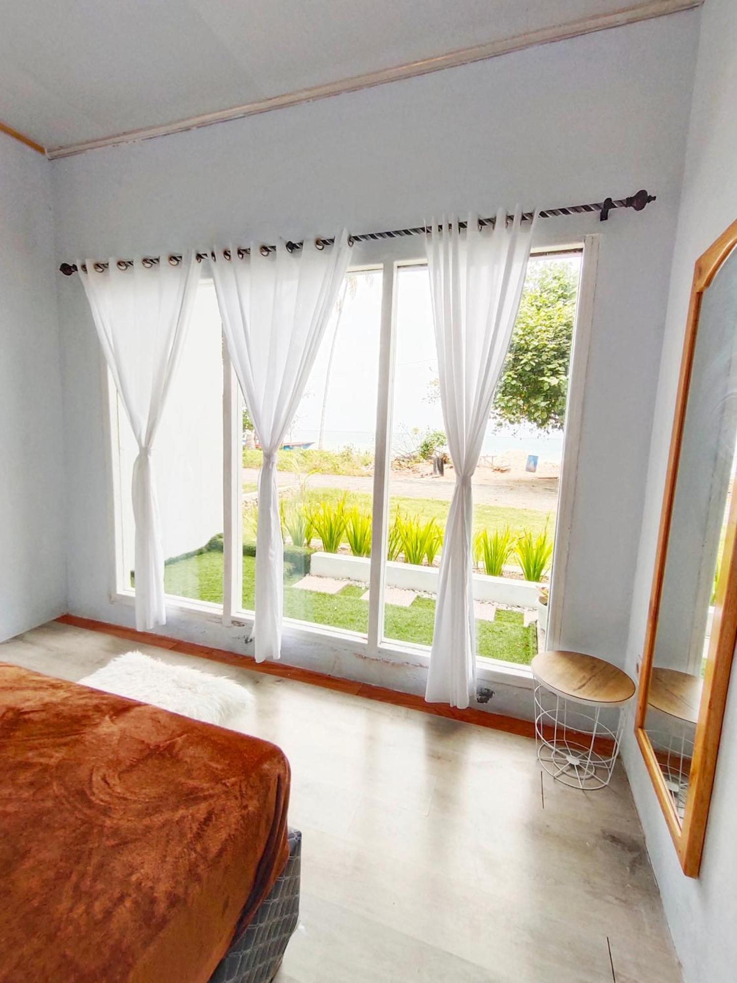 Stella Villa Ngurbloat Luaran gambar