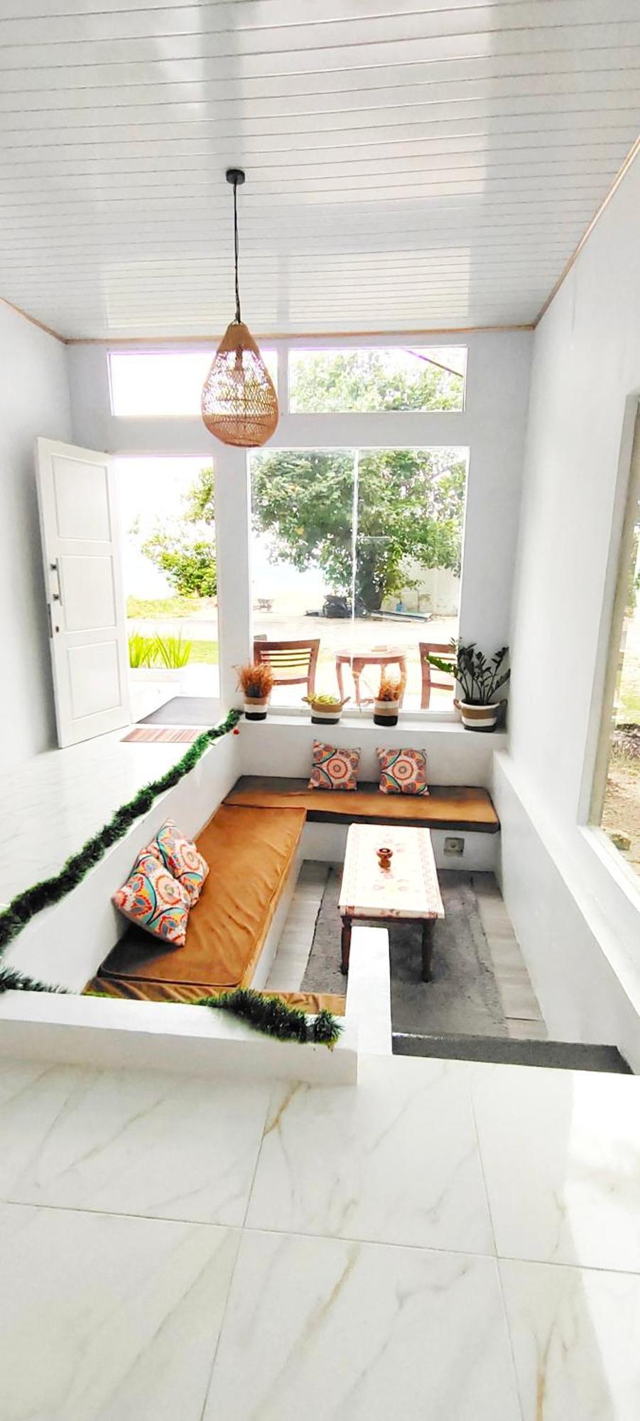 Stella Villa Ngurbloat Luaran gambar