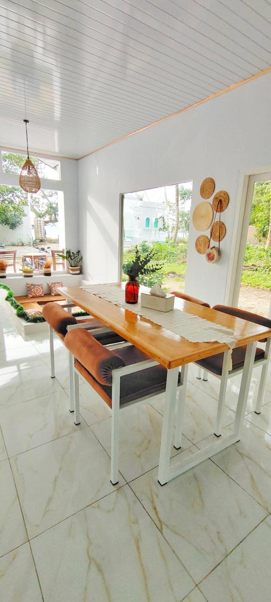 Stella Villa Ngurbloat Luaran gambar